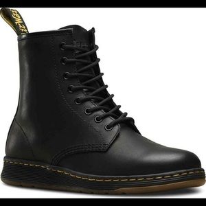 Men’s Dr. Martens Newton